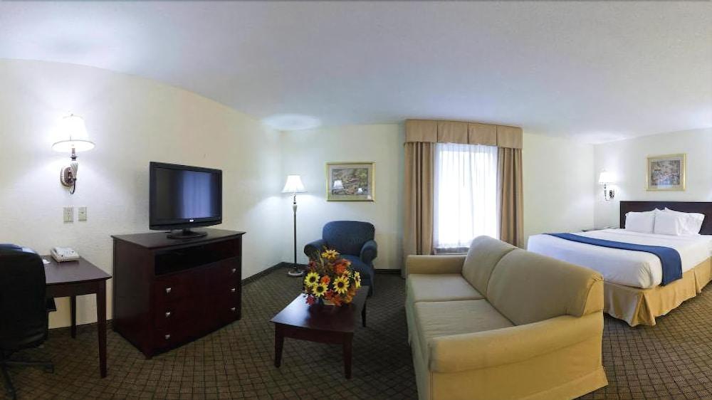 Hotel Clarion Pointe-Dillard Near Blue Ridge Mountains Extérieur photo