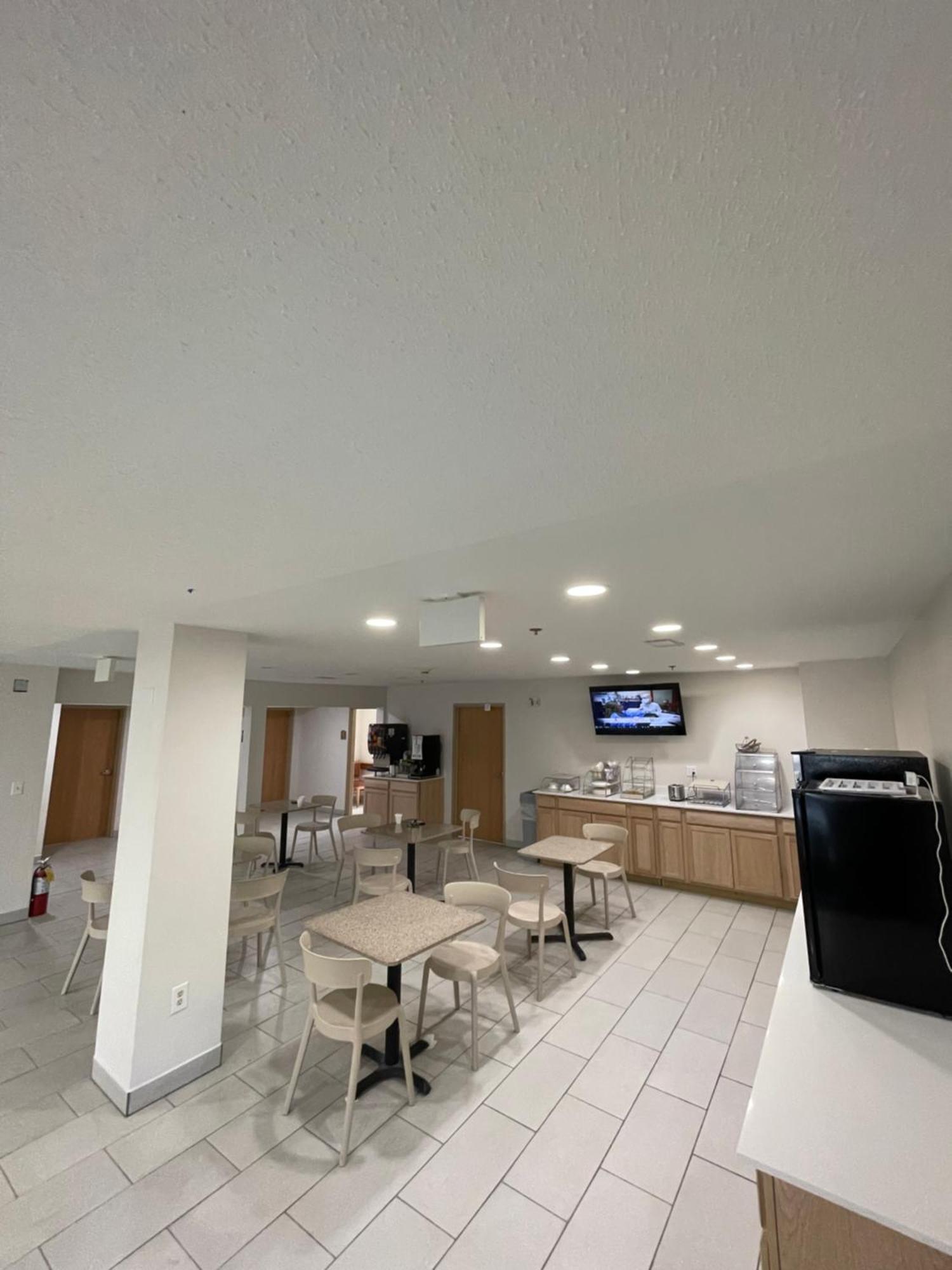 Hotel Clarion Pointe-Dillard Near Blue Ridge Mountains Extérieur photo