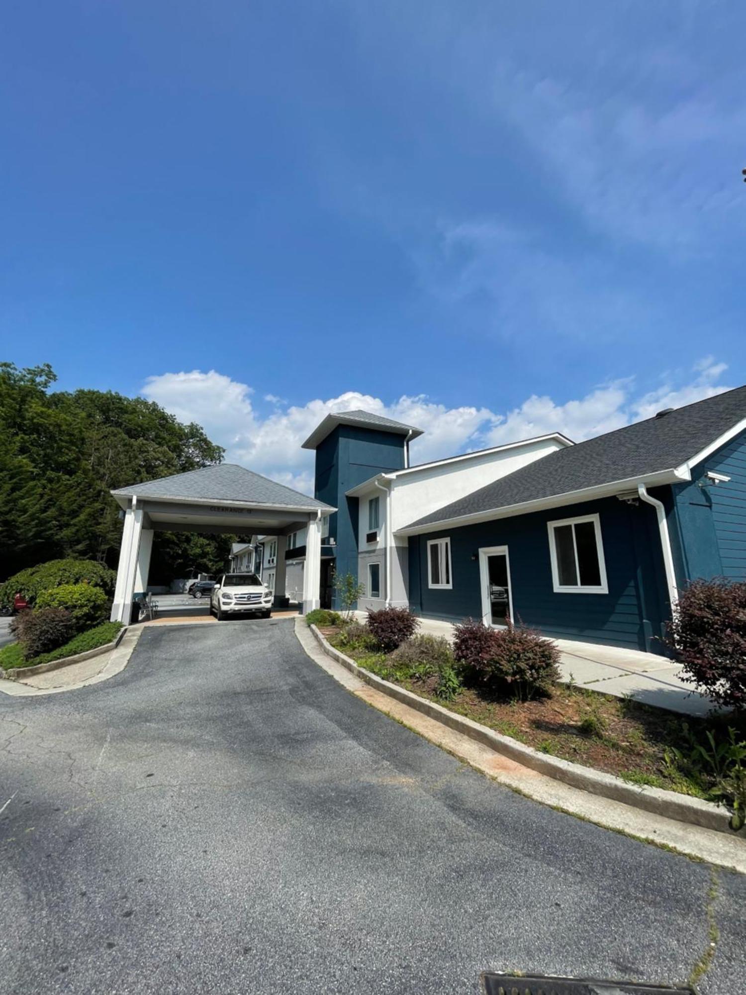 Hotel Clarion Pointe-Dillard Near Blue Ridge Mountains Extérieur photo
