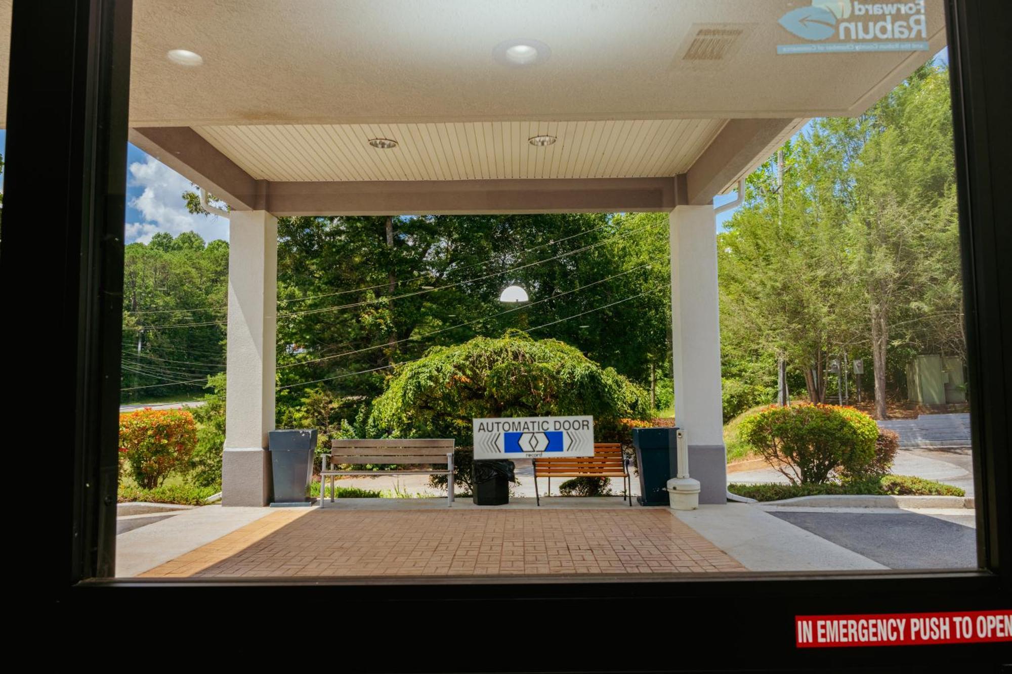 Hotel Clarion Pointe-Dillard Near Blue Ridge Mountains Extérieur photo