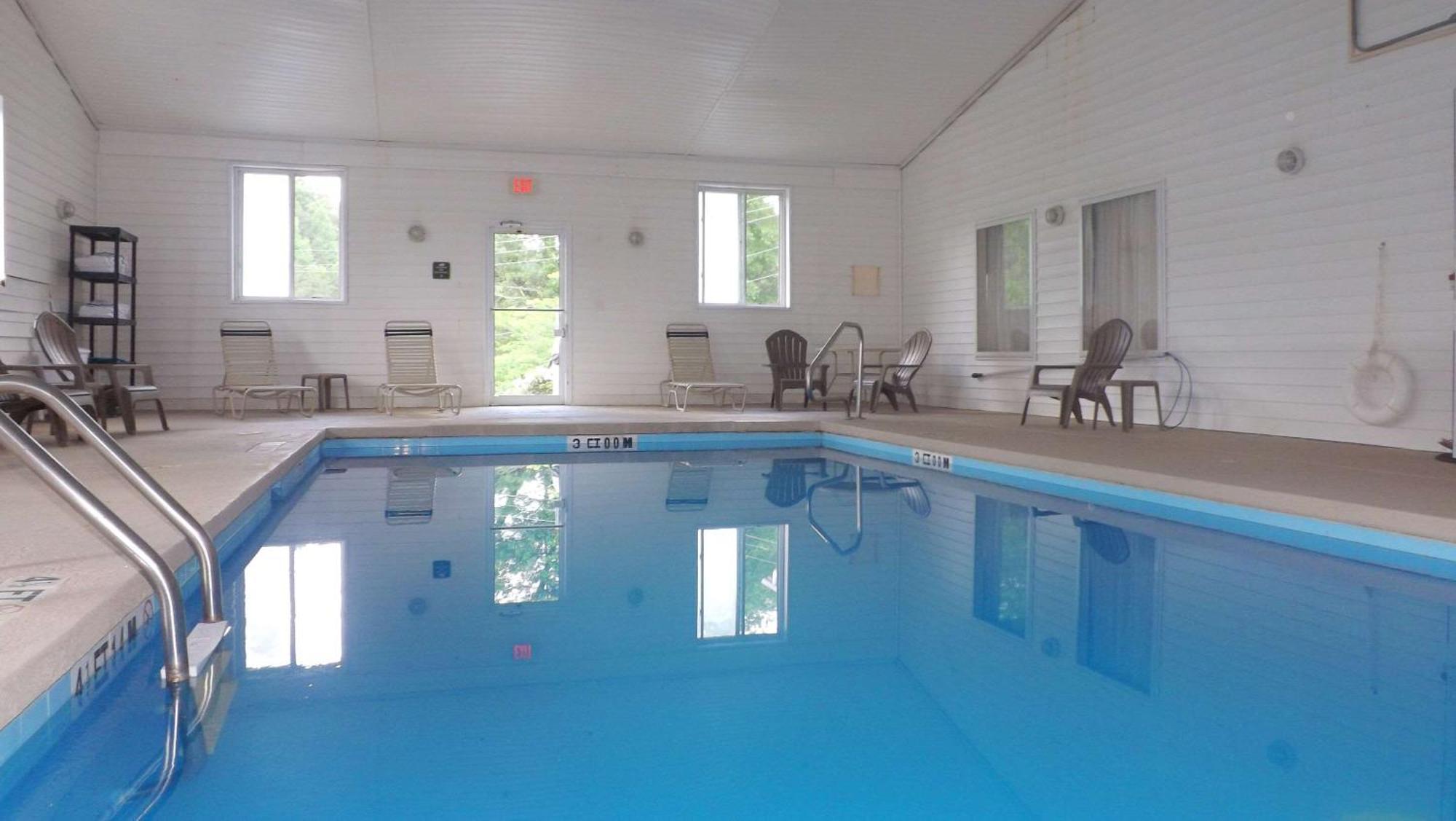Hotel Clarion Pointe-Dillard Near Blue Ridge Mountains Extérieur photo